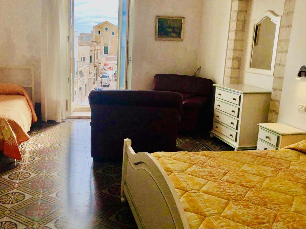Rocca Sul Mare Hotel Вьесте Экстерьер фото